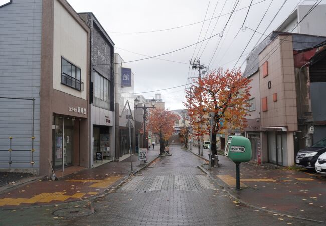 朝から開いているのは小樽新倉屋 花園本店