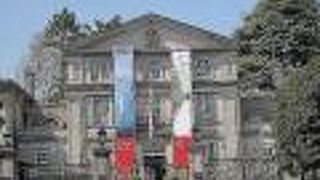 とにかく重厚感のある建物