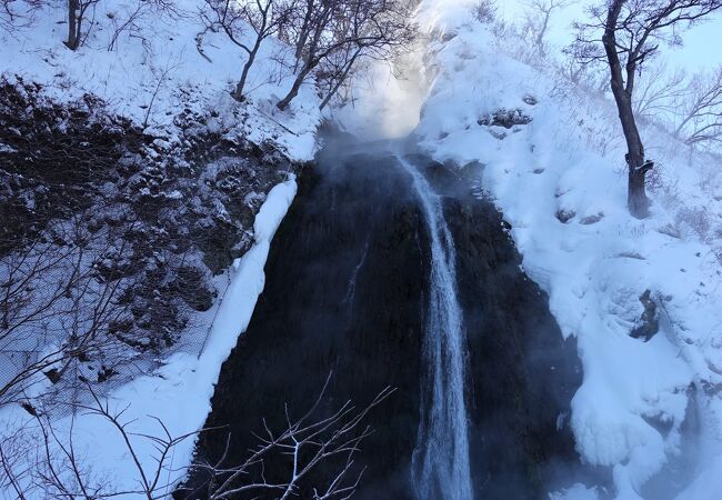 えっ、これ滝？