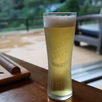 ラウンジでビール