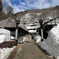 乳頭温泉といえば鶴の湯温泉のこの外観。