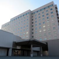 フロントデスクはタワー棟(本館)にあります