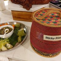 もち米やラープもあり