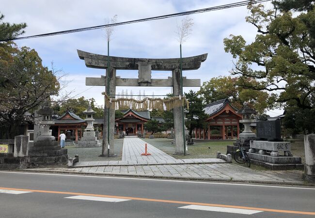 大川市民に親しみを込めて「おふろうさん」と呼ばれる非常に歴史のある神社です。