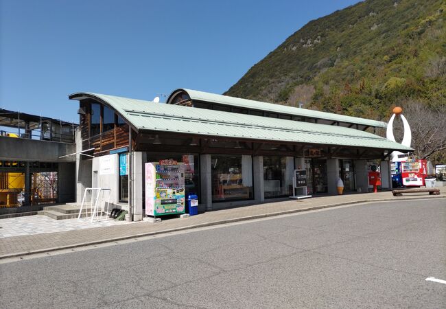 四国霊場弥谷寺近く、温泉が併設された道の駅　