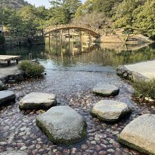 完成間近の「偃月橋」