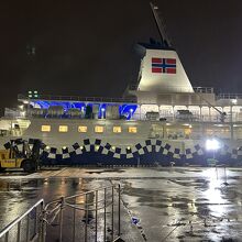 夜行大型船で朝活リフレッシュ