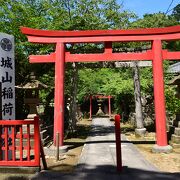 松江城裏手にある神社