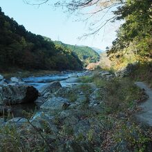 渓谷沿いのハイキングコース