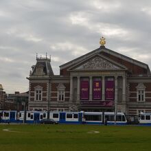 コンセルトヘボウと市電