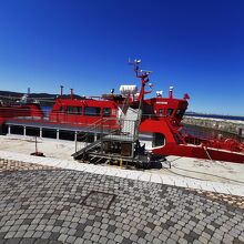 流氷砕氷船ガリンコ号と海洋交流館