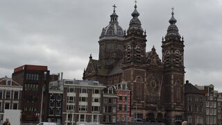 中央駅の近くにある旧教会