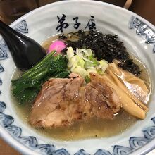 弟子屈ラーメン 札幌ラーメン横丁店