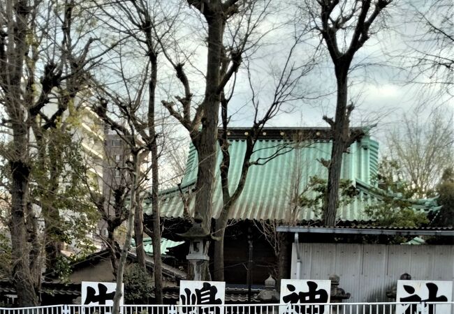 言問橋橋詰にある神社