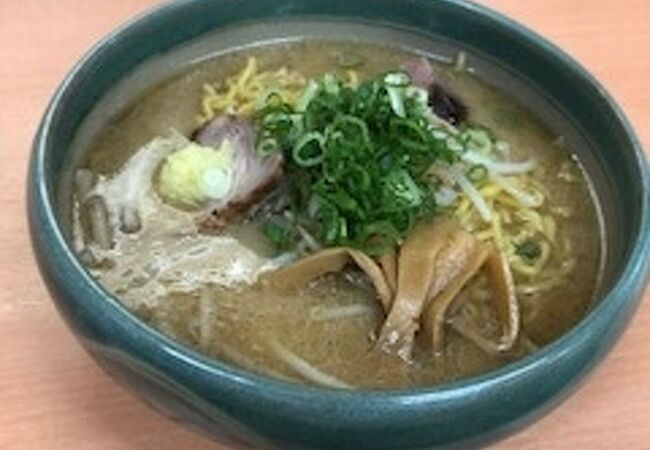 有名な人気ラーメン屋さん