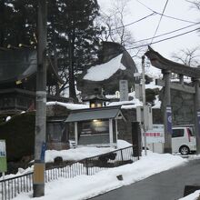 桜山神社と烏帽子岩