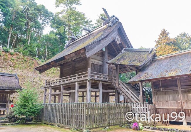 「神魂神社(大庭の大宮)」の本殿は「神魂神社本殿」として国宝に指定されています