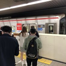 ピンクのラインカラー桜道線名古屋駅ホーム入線です