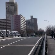 添付写真は、中川大橋上で、荒川方面を眺めた景色