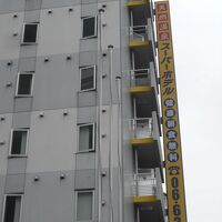 新大阪駅東口から徒歩5分です。