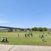 天降川ふるさとの川河川公園からは桜島、霧島連山の眺めが良い