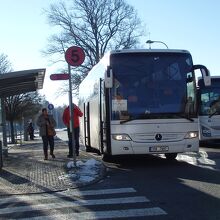 テルチ駅に隣接するバスターミナル