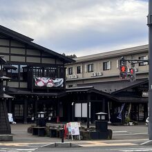 商業施設の横にあるホテル