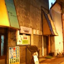 お店のたたずまいもススキノ近くとは大違いです