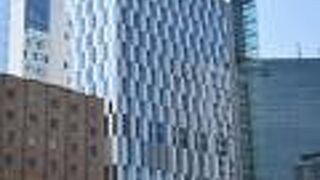 札幌駅前にある読売新聞ビル