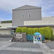 由比宿にある広重美術館。５３次が揃います