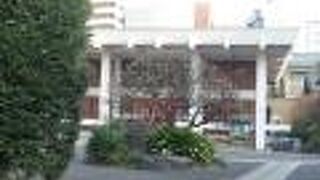 近代建築を感じさせる曹洞宗寺院