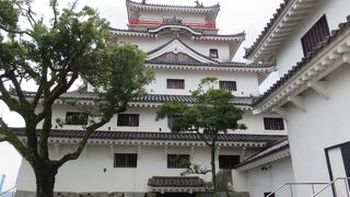 天守を鶴の頭に・・・