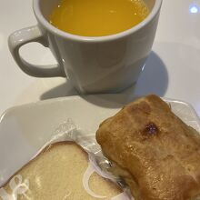 パウンドケーキ（？）旨し