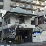 かっぱ橋道具街通り沿いにある小さなお寺