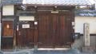 六条河原院からの名残の石柱？