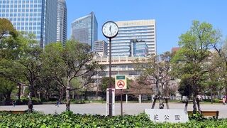 増上寺を取り囲む緑地帯