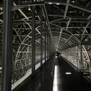 京都駅ビル東西を渡る空中廊下