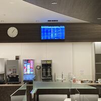 QUALIA LOUNGE (保安検査前ラウンジ)