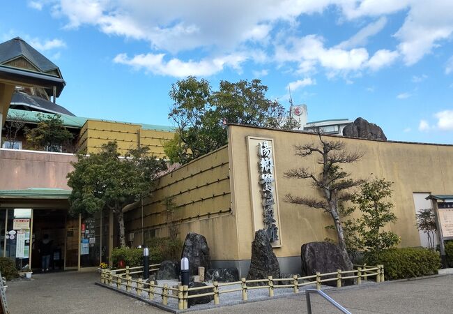 湯郷鷺温泉館