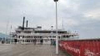 大きな遊覧船ミシガン号