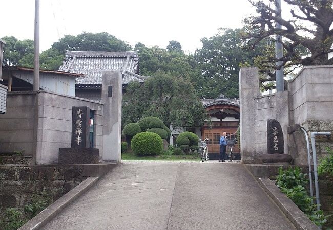 谷中七福神の恵比須神が祀られています