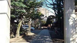 浅草通り沿いに建つ浄土宗寺院