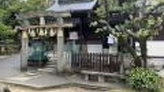 京都三珍鳥居の一つ「唐破風鳥居」