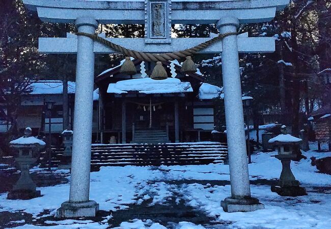 雪の平湯神社