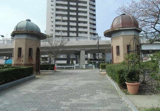 かつての横須賀港の面影を伝える遺構のひとつ