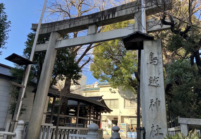 おかず横丁に近い鳥越神社