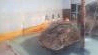 旅館の温泉は混浴です。