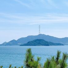 大久野島と、奥に大三島が見える