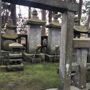 大きなお寺さん、結城氏のお墓