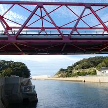 運河真上の大船越橋も見上げると大きな橋ですね？